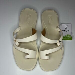 ONCAI Flat Sandals Women Size 8.5 Off White Trendy Square Open Split-Toe Ring‎